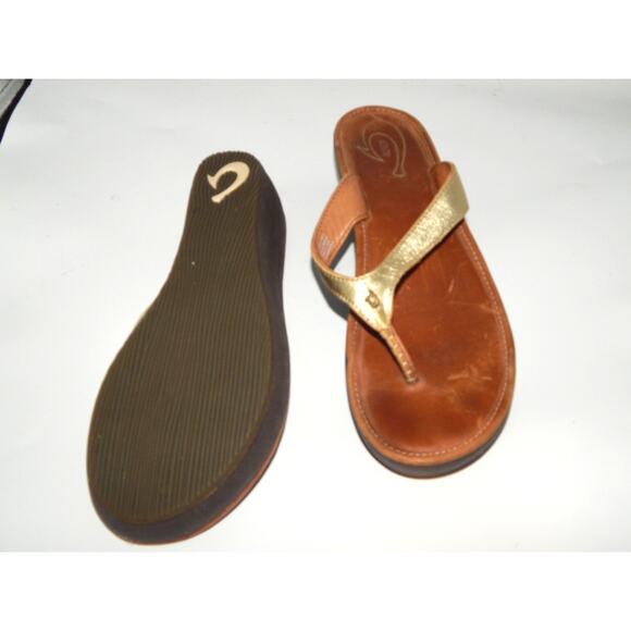 Olukai Hali'a gold leather wedge thong sandals 10 - Picture 3 of 5
